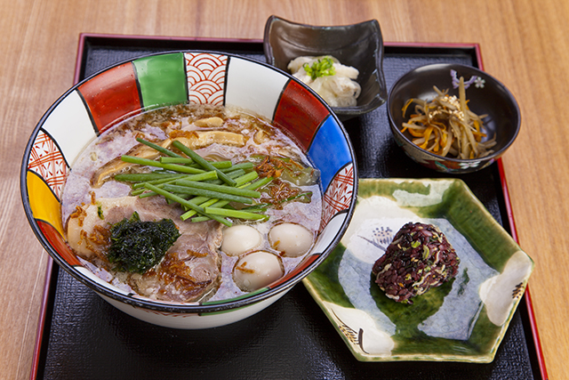 星火ラーメンと黒米のおにぎり膳(鶏・魚介スープ)